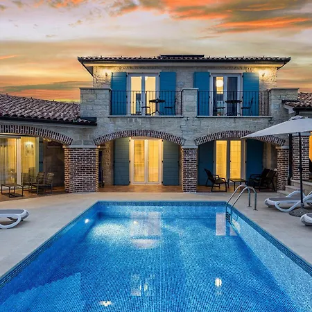 Mila In With Sea View And Private Pool Only 300 Meters From The Villa