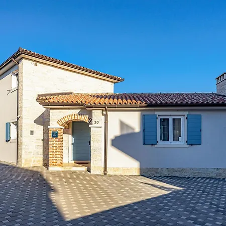 Mila In With Sea View And Private Pool Only 300 Meters From The Villa