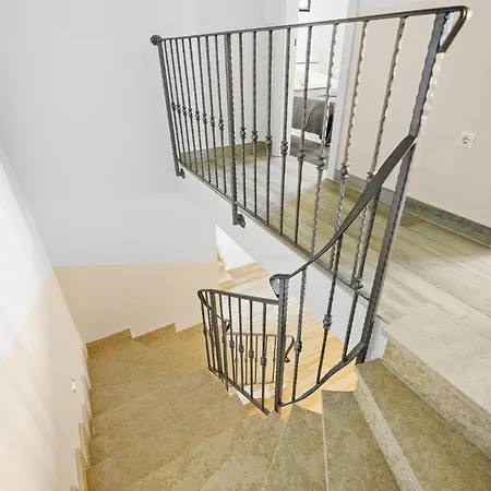 Mila In With Sea View And Private Pool Only 300 Meters From The *