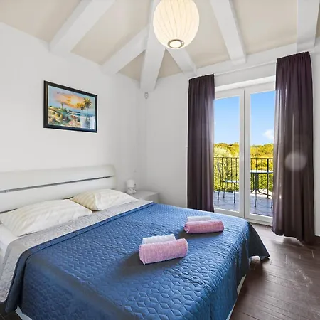 Villa Mila In With Sea View And Private Pool Only 300 Meters From The