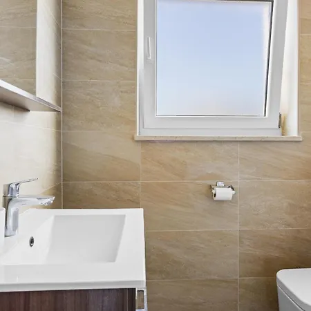 Mila In With Sea View And Private Pool Only 300 Meters From The Medulin