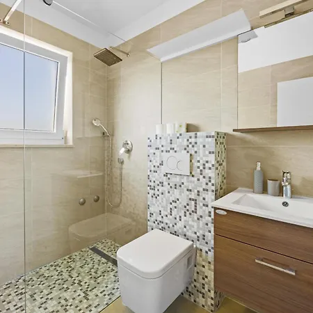 Mila In With Sea View And Private Pool Only 300 Meters From The