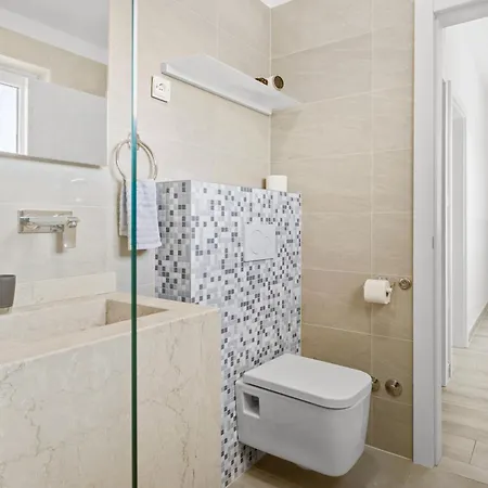 Mila In With Sea View And Private Pool Only 300 Meters From The Villa Medulin