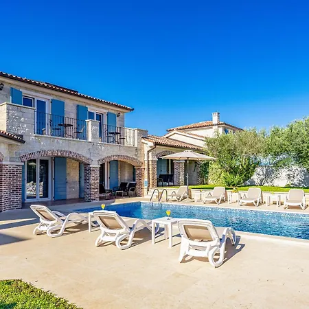 Mila In With Sea View And Private Pool Only 300 Meters From The