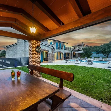 Mila In With Sea View And Private Pool Only 300 Meters From The Villa *