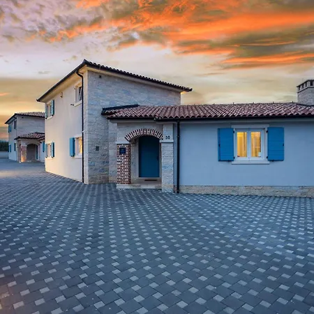 Villa Mila In With Sea View And Private Pool Only 300 Meters From The