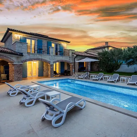 Villa Mila In With Sea View And Private Pool Only 300 Meters From The