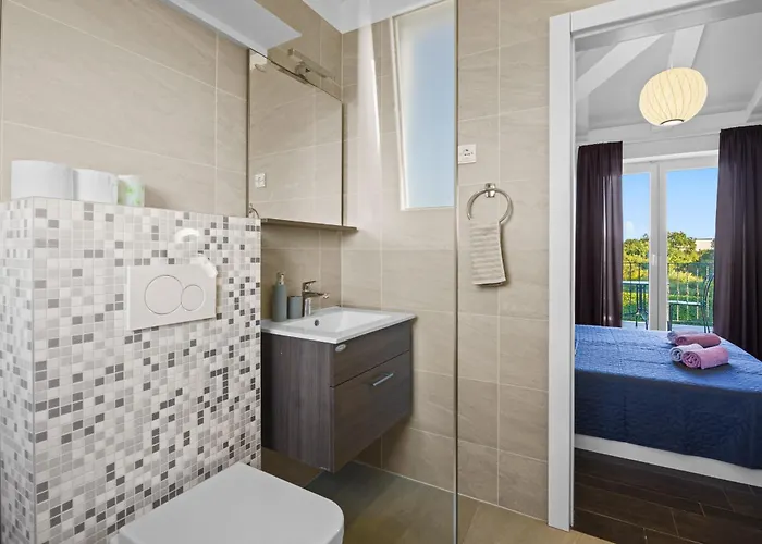 Mila In With Sea View And Private Pool Only 300 Meters From The Villa