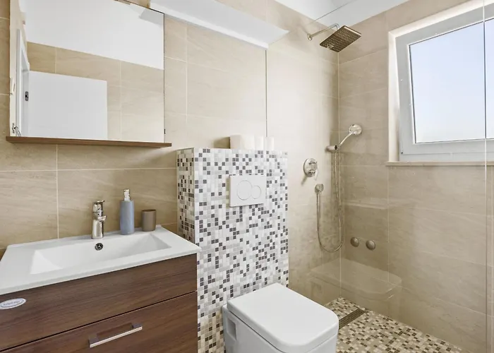 Mila In With Sea View And Private Pool Only 300 Meters From The Medulin