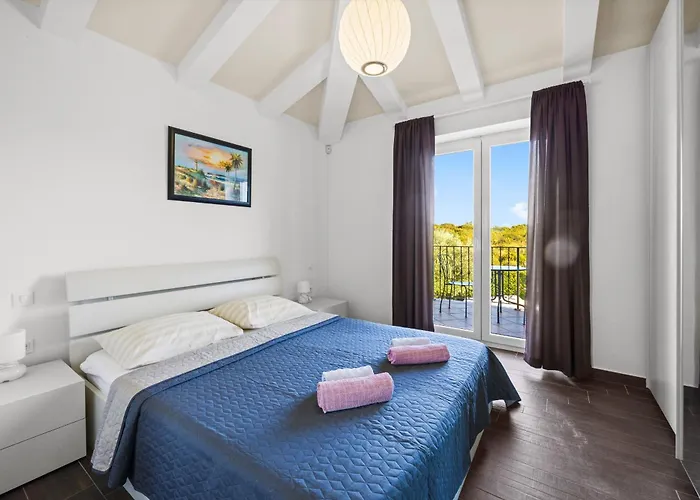 Villa Mila In With Sea View And Private Pool Only 300 Meters From The