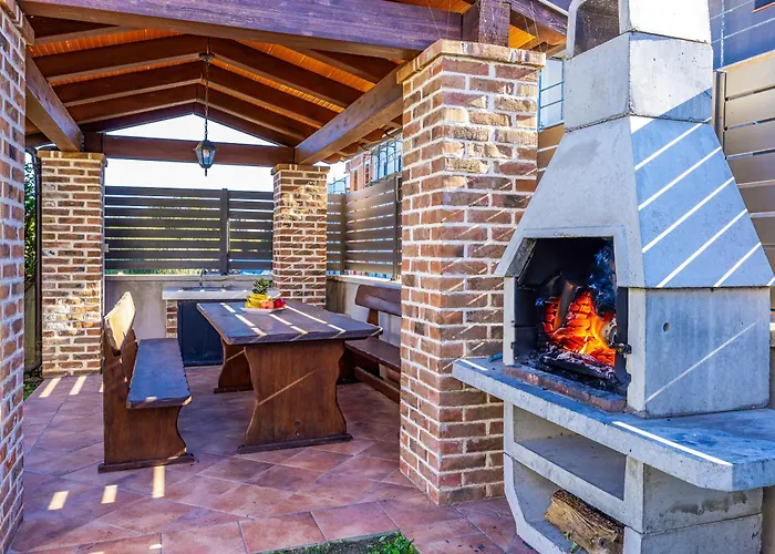 Mila In With Sea View And Private Pool Only 300 Meters From The Villa Medulin