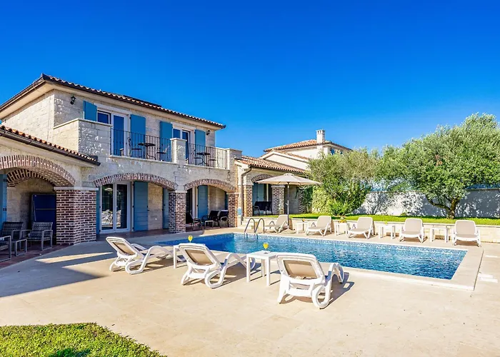 Mila In With Sea View And Private Pool Only 300 Meters From The