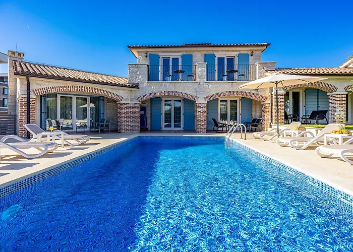 Mila In With Sea View And Private Pool Only 300 Meters From The