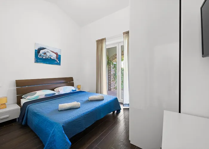 Mila In With Sea View And Private Pool Only 300 Meters From The Villa