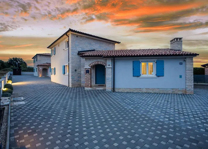 Villa Mila In With Sea View And Private Pool Only 300 Meters From The